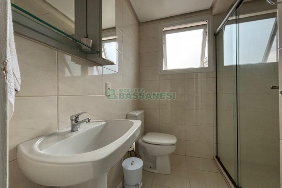 Apto Mobiliado com 52m², 1 dormitório, 1 vaga, no bairro Lourdes em Caxias do Sul para Comprar