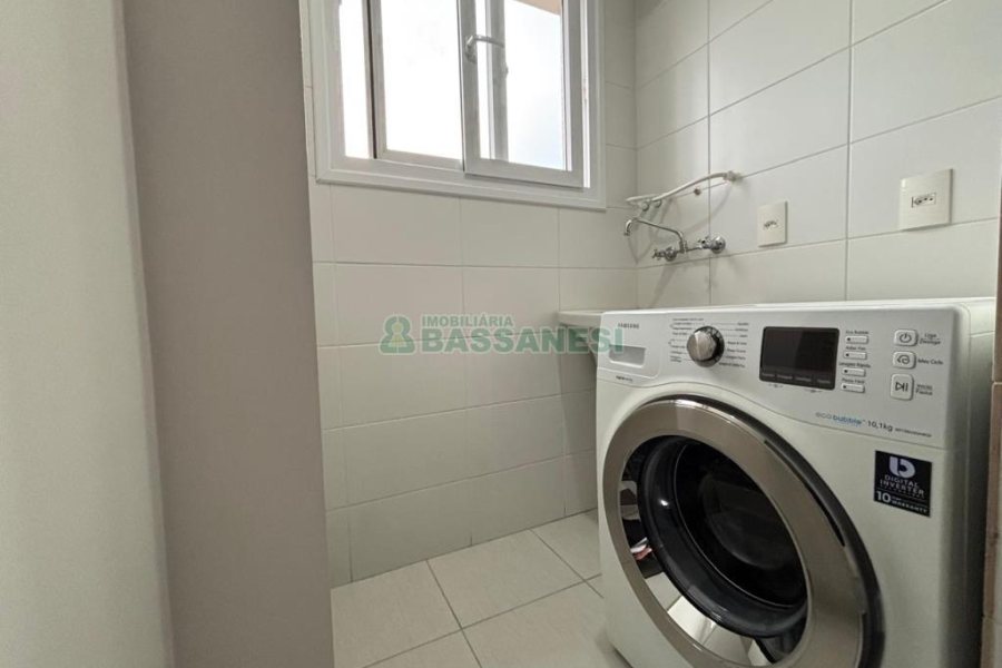 Apto Mobiliado com 52m², 1 dormitório, 1 vaga, no bairro Lourdes em Caxias do Sul para Comprar