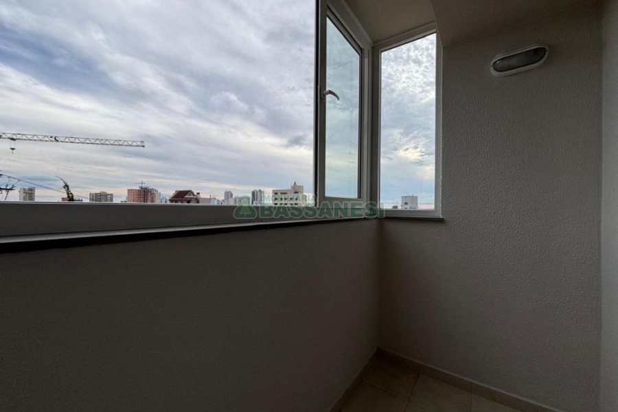 Apto Mobiliado com 52m², 1 dormitório, 1 vaga, no bairro Lourdes em Caxias do Sul para Comprar