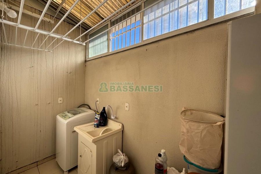 Casa Mobiliada com 78m², 2 dormitórios, no bairro Marechal Floriano em Caxias do Sul para Alugar