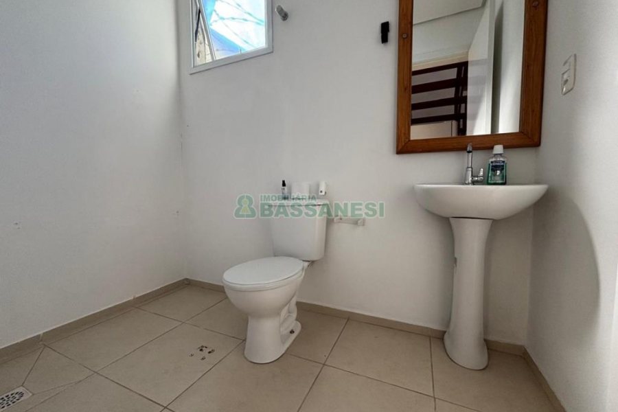 Casa Mobiliada com 78m², 2 dormitórios, no bairro Marechal Floriano em Caxias do Sul para Alugar