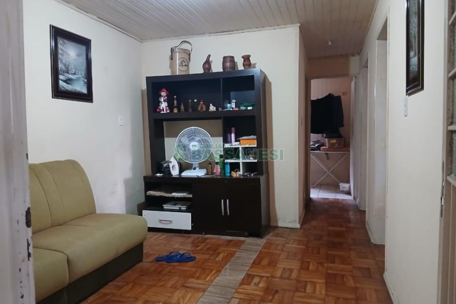 Casa com 164m², 2 dormitórios, -4 vaga, no bairro Madureira em Caxias do Sul para Comprar