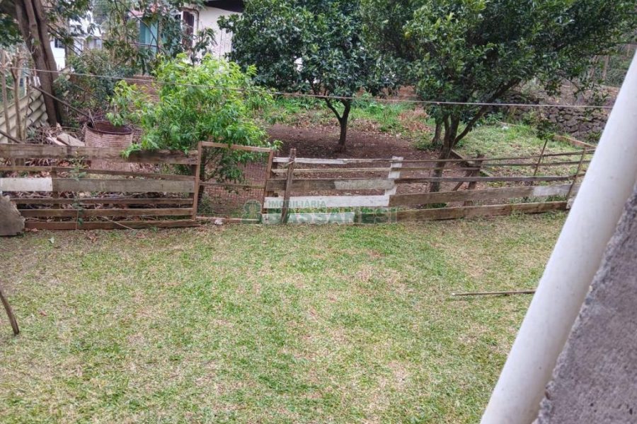 Casa com 164m², 2 dormitórios, -4 vaga, no bairro Madureira em Caxias do Sul para Comprar