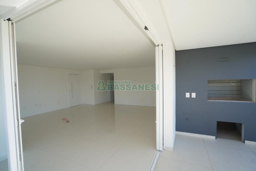 Apartamento com 137m², 3 dormitórios, 3 vagas, no bairro Nossa Senhora de Lourdes em Caxias do Sul para Comprar