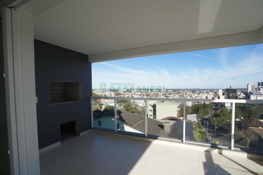 Apartamento com 137m², 3 dormitórios, 3 vagas, no bairro Nossa Senhora de Lourdes em Caxias do Sul para Comprar