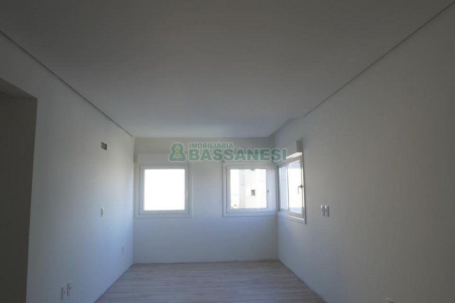 Apartamento com 137m², 3 dormitórios, 3 vagas, no bairro Nossa Senhora de Lourdes em Caxias do Sul para Comprar