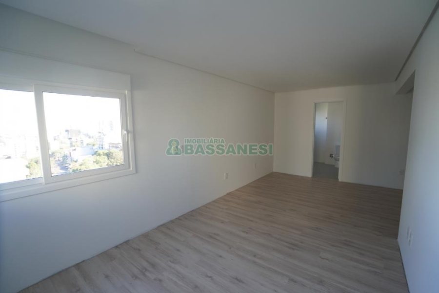 Apartamento com 137m², 3 dormitórios, 3 vagas, no bairro Nossa Senhora de Lourdes em Caxias do Sul para Comprar