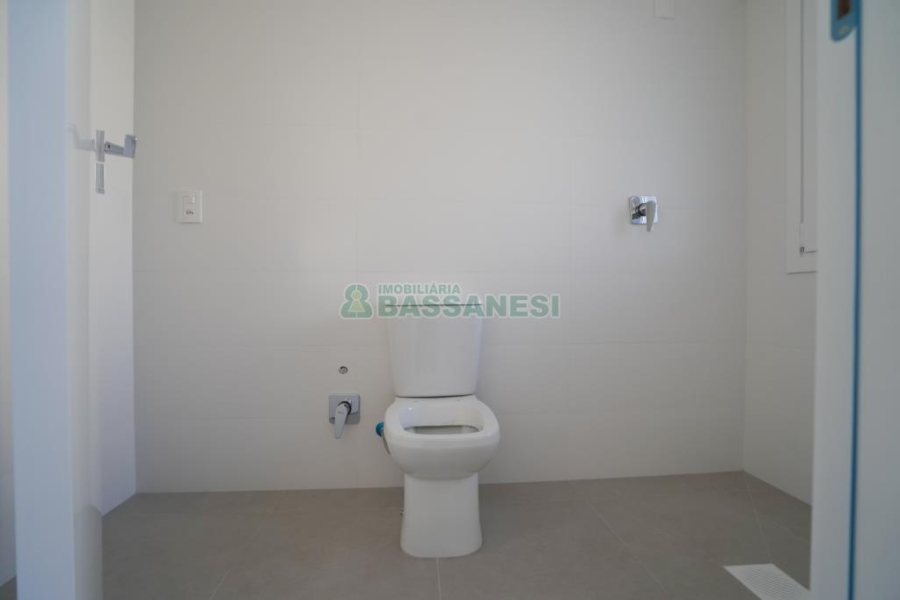 Apartamento com 137m², 3 dormitórios, 3 vagas, no bairro Nossa Senhora de Lourdes em Caxias do Sul para Comprar