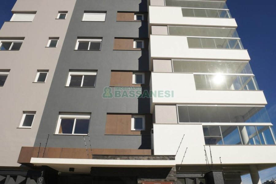 Apartamento com 137m², 3 dormitórios, 3 vagas, no bairro Nossa Senhora de Lourdes em Caxias do Sul para Comprar