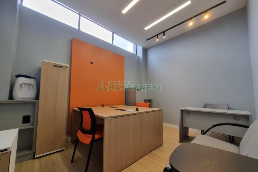 Sala com 20m², no bairro Santa Lúcia em Caxias do Sul para Alugar