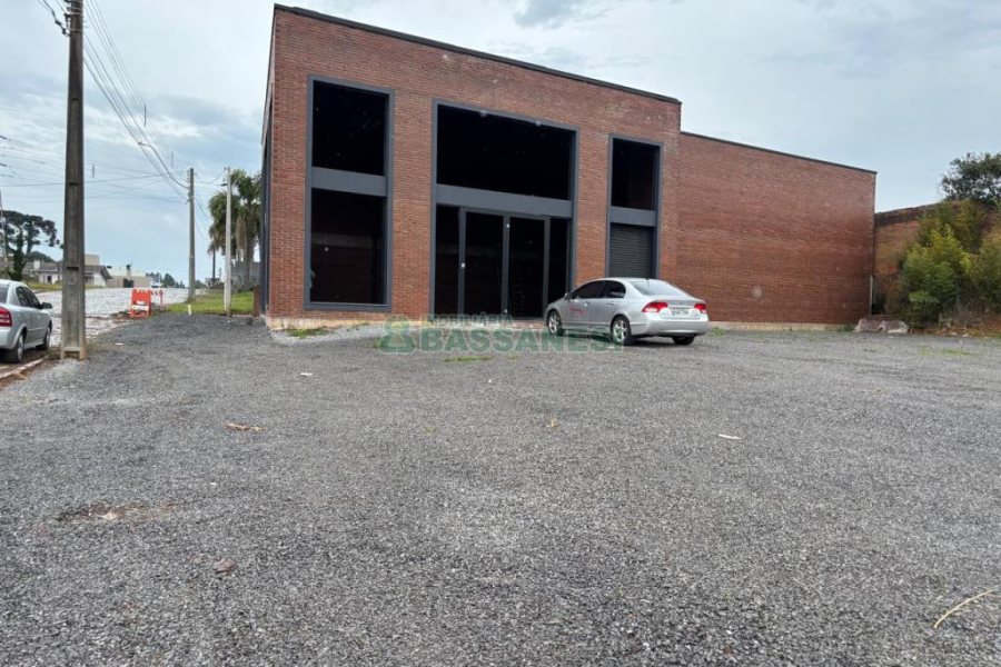 Loja com 372m², no bairro Forqueta em Caxias do Sul para Alugar
