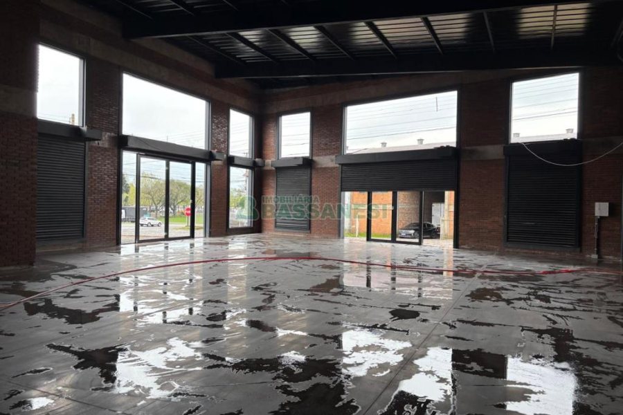 Loja com 372m², no bairro Forqueta em Caxias do Sul para Alugar