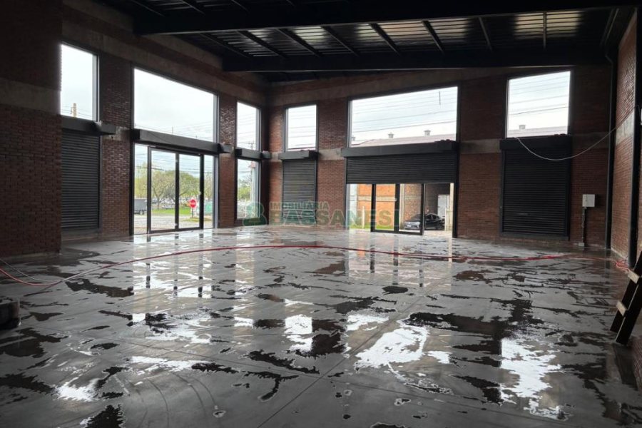 Loja com 372m², no bairro Forqueta em Caxias do Sul para Alugar