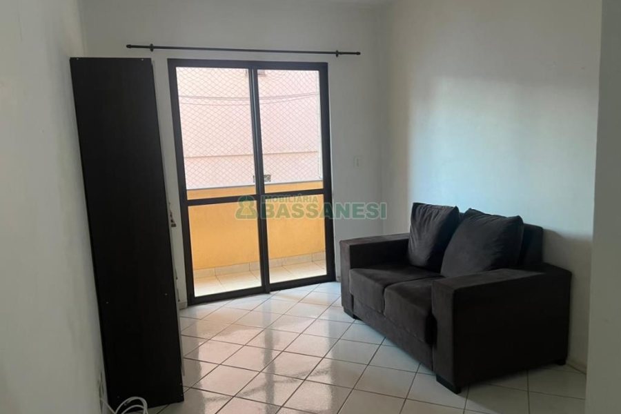 Kitinete com 35m², 1 dormitório, no bairro Centro em Caxias do Sul para Alugar