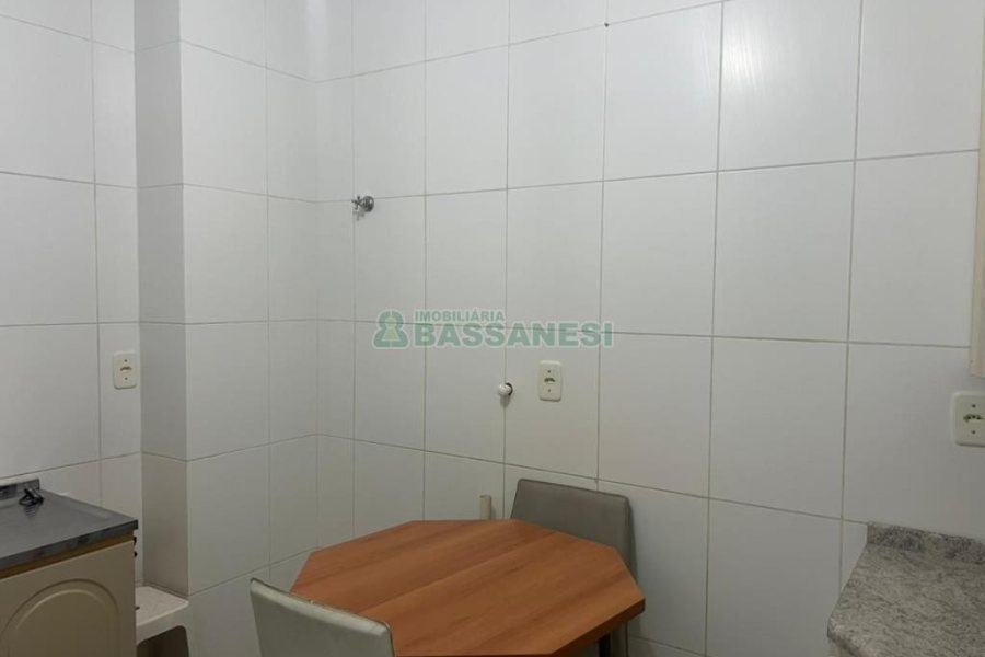 Kitinete com 35m², 1 dormitório, no bairro Centro em Caxias do Sul para Alugar