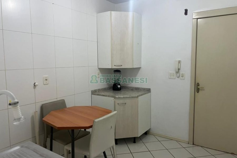 Kitinete com 35m², 1 dormitório, no bairro Centro em Caxias do Sul para Alugar