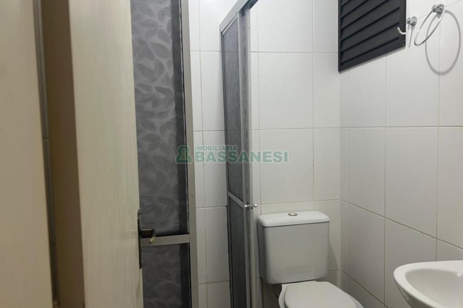 Kitinete com 35m², 1 dormitório, no bairro Centro em Caxias do Sul para Alugar