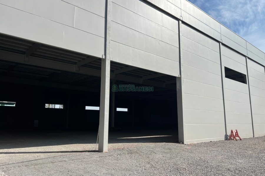 Pavilhão com 4350m², no bairro Samuara em Caxias do Sul para Alugar
