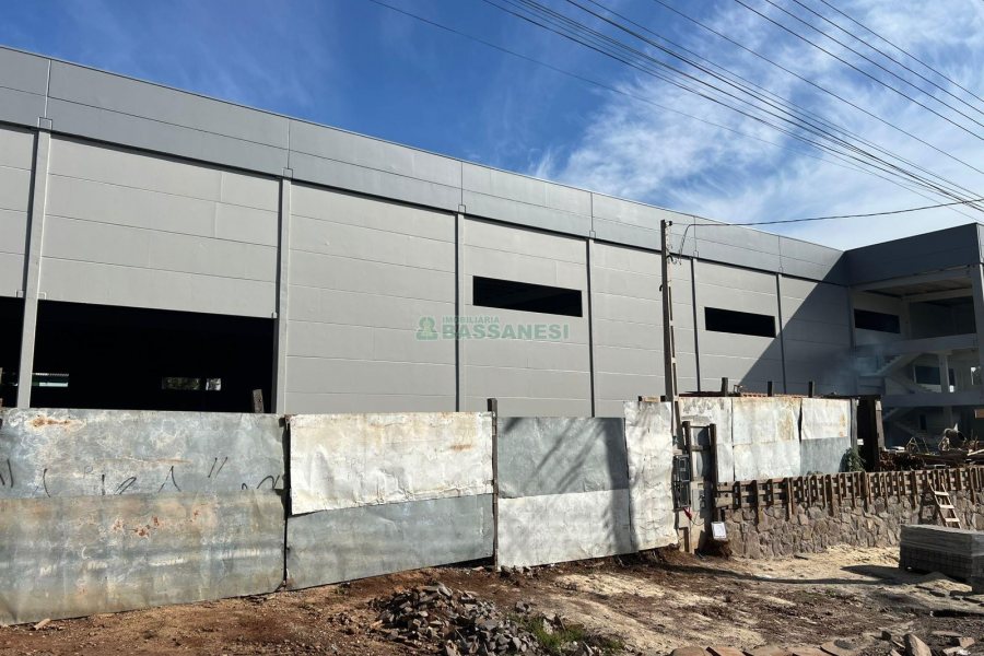 Pavilhão com 4350m², no bairro Samuara em Caxias do Sul para Alugar