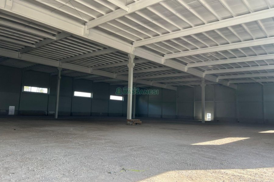 Pavilhão com 4350m², no bairro Samuara em Caxias do Sul para Alugar