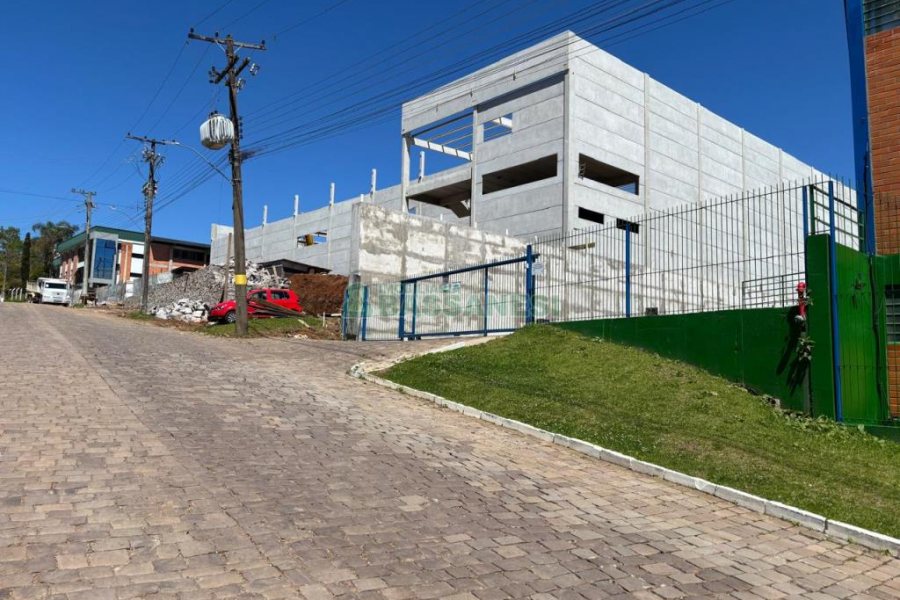 Pavilhão com 4350m², no bairro Samuara em Caxias do Sul para Alugar
