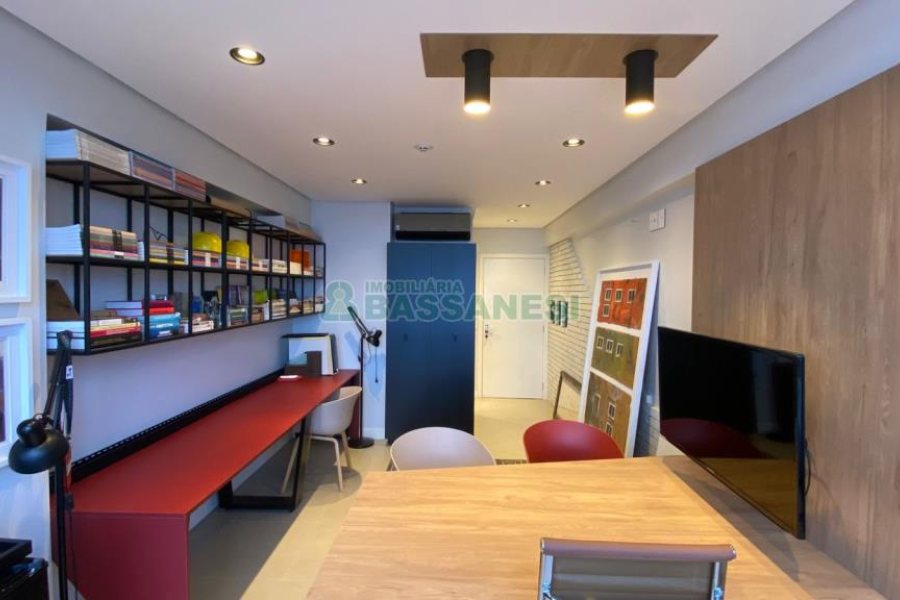 Sala com 23m², no bairro Centro em Caxias do Sul para Comprar