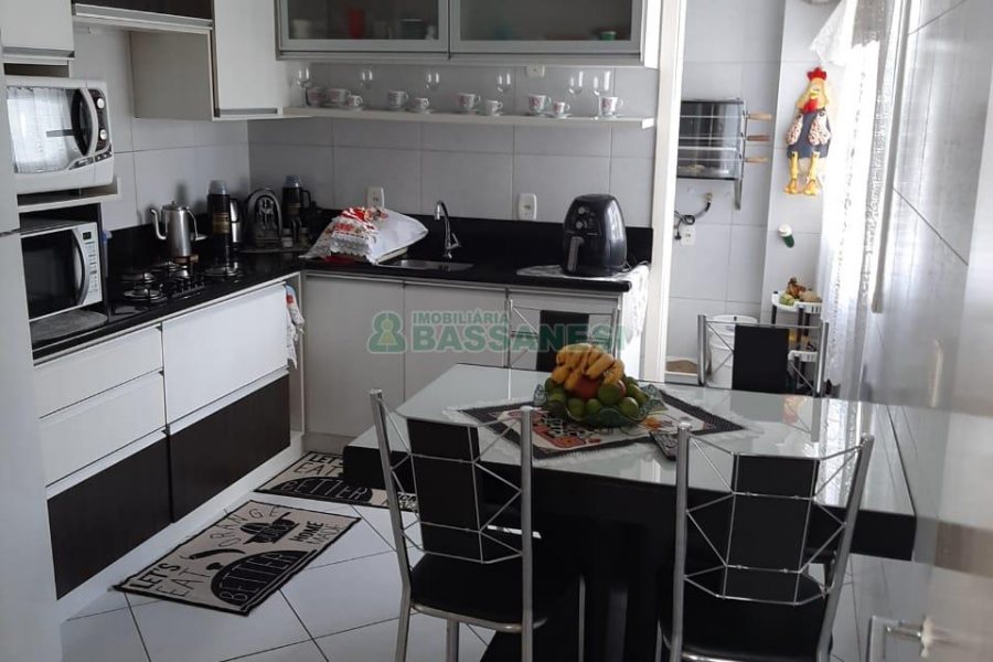 Apartamento com 86m², 3 dormitórios, 2 vagas, no bairro Rio Branco em Caxias do Sul para Comprar