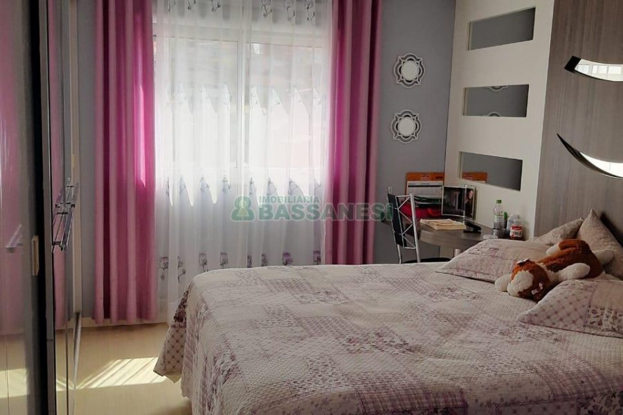 Apartamento com 86m², 3 dormitórios, 2 vagas, no bairro Rio Branco em Caxias do Sul para Comprar