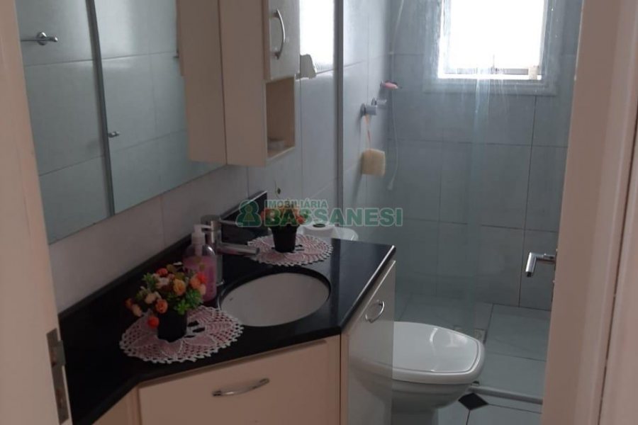 Apartamento com 86m², 3 dormitórios, 2 vagas, no bairro Rio Branco em Caxias do Sul para Comprar