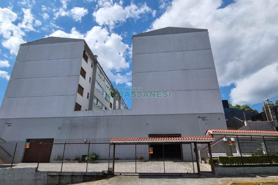 Apartamento com 70m², 3 dormitórios, 1 vaga, no bairro Santa Catarina em Caxias do Sul para Comprar