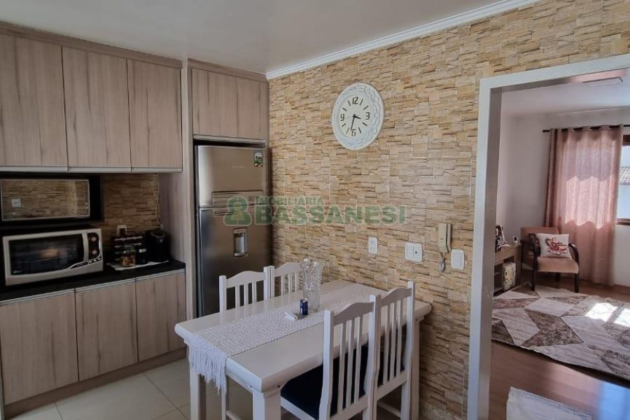 Apartamento com 70m², 3 dormitórios, 1 vaga, no bairro Santa Catarina em Caxias do Sul para Comprar