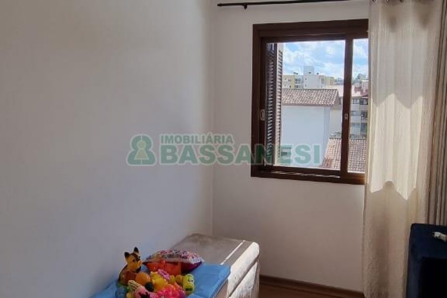 Apartamento com 70m², 3 dormitórios, 1 vaga, no bairro Santa Catarina em Caxias do Sul para Comprar
