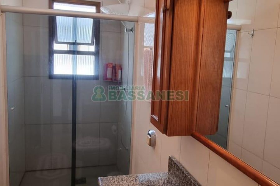 Apartamento com 70m², 3 dormitórios, 1 vaga, no bairro Santa Catarina em Caxias do Sul para Comprar