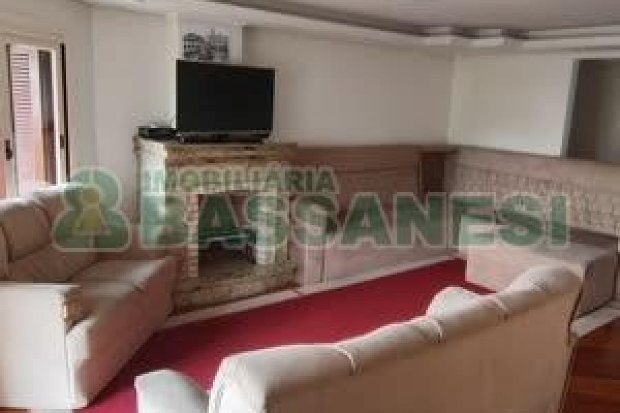 Apartamento com 138m², 3 dormitórios, 2 vagas, no bairro Sagrada Família em Caxias do Sul para Comprar