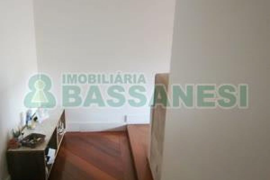 Apartamento com 138m², 3 dormitórios, 2 vagas, no bairro Sagrada Família em Caxias do Sul para Comprar