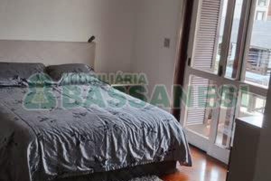 Apartamento com 138m², 3 dormitórios, 2 vagas, no bairro Sagrada Família em Caxias do Sul para Comprar