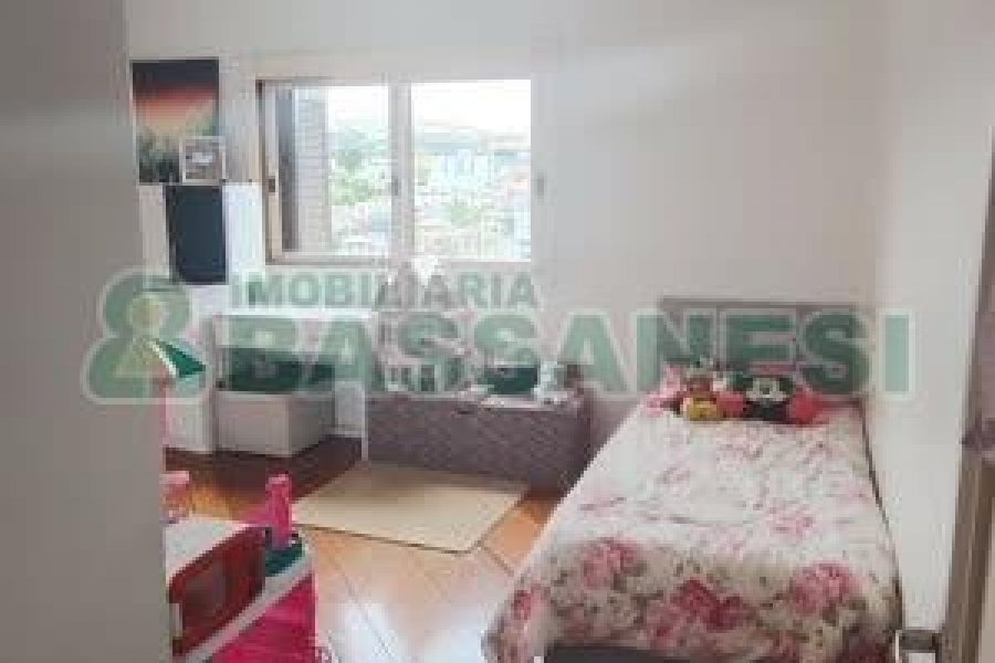 Apartamento com 138m², 3 dormitórios, 2 vagas, no bairro Sagrada Família em Caxias do Sul para Comprar