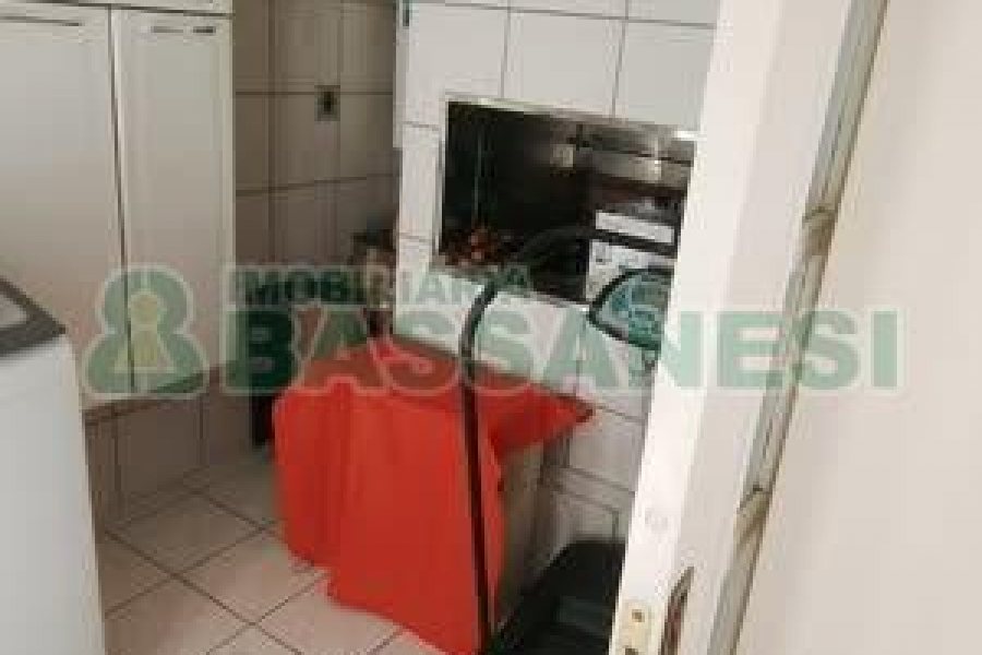 Apartamento com 138m², 3 dormitórios, 2 vagas, no bairro Sagrada Família em Caxias do Sul para Comprar