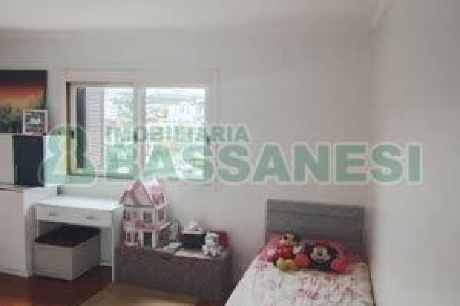 Apartamento com 138m², 3 dormitórios, 2 vagas, no bairro Sagrada Família em Caxias do Sul para Comprar