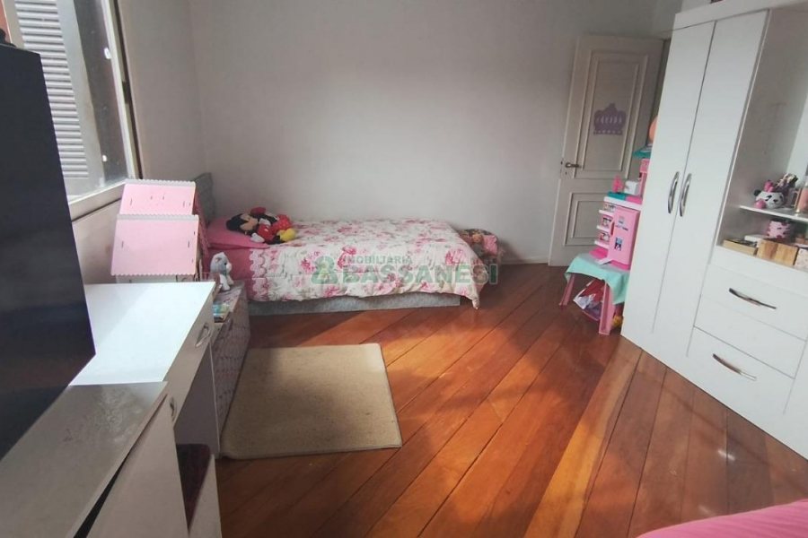 Apartamento com 138m², 3 dormitórios, 2 vagas, no bairro Sagrada Família em Caxias do Sul para Comprar
