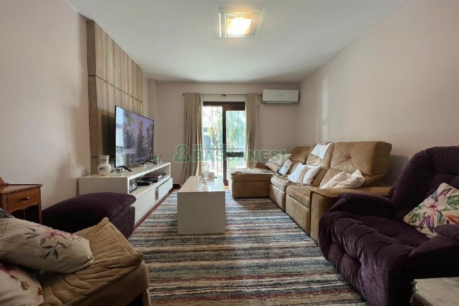 Apartamento com 144m², 3 dormitórios, 2 vagas, no bairro Panazzolo em Caxias do Sul para Alugar