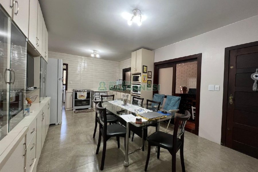 Apartamento com 144m², 3 dormitórios, 2 vagas, no bairro Panazzolo em Caxias do Sul para Alugar