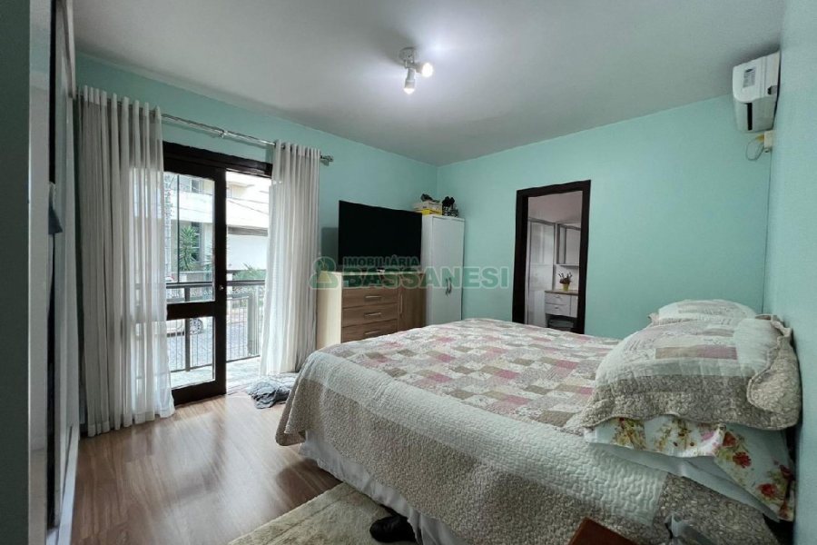 Apartamento com 144m², 3 dormitórios, 2 vagas, no bairro Panazzolo em Caxias do Sul para Alugar