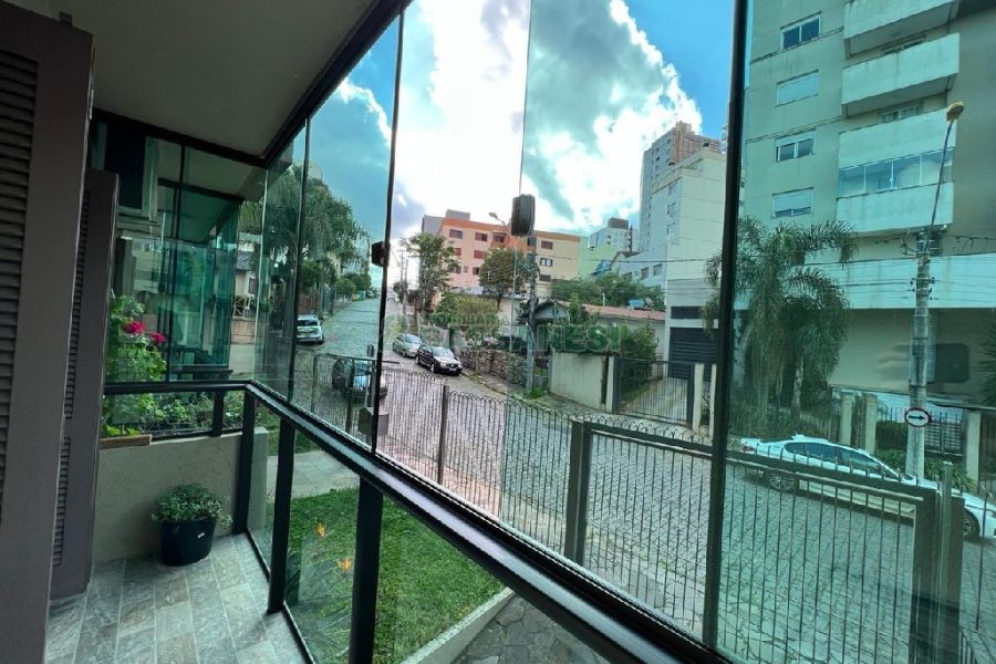 Apartamento com 144m², 3 dormitórios, 2 vagas, no bairro Panazzolo em Caxias do Sul para Alugar