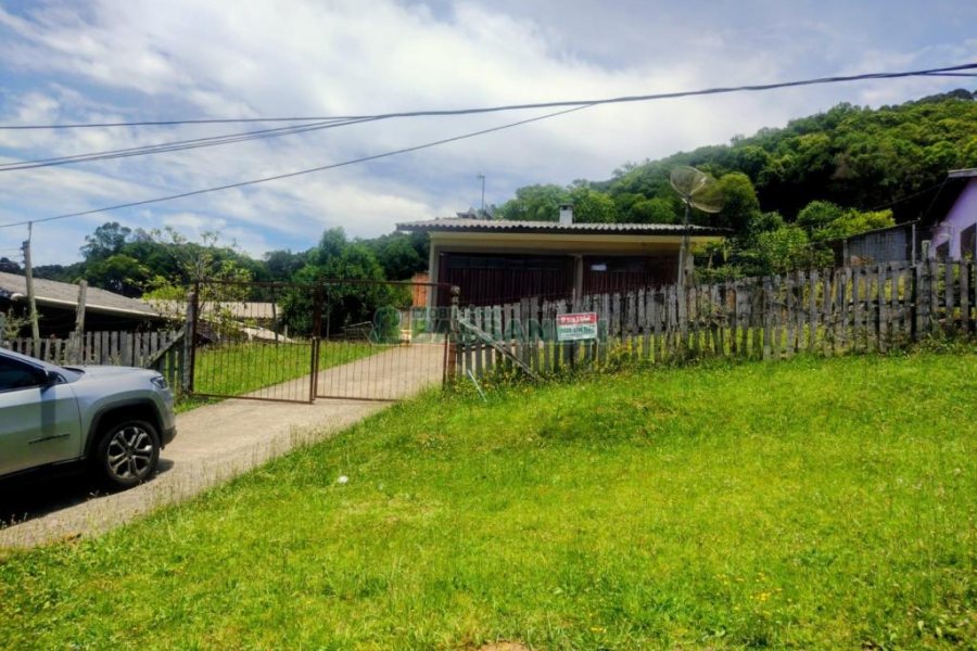 Chácara com 90m², 3 dormitórios, no bairro Parada Cristal em Caxias do Sul para Comprar
