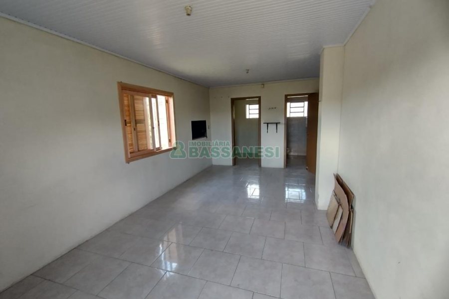 Chácara com 90m², 3 dormitórios, no bairro Parada Cristal em Caxias do Sul para Comprar