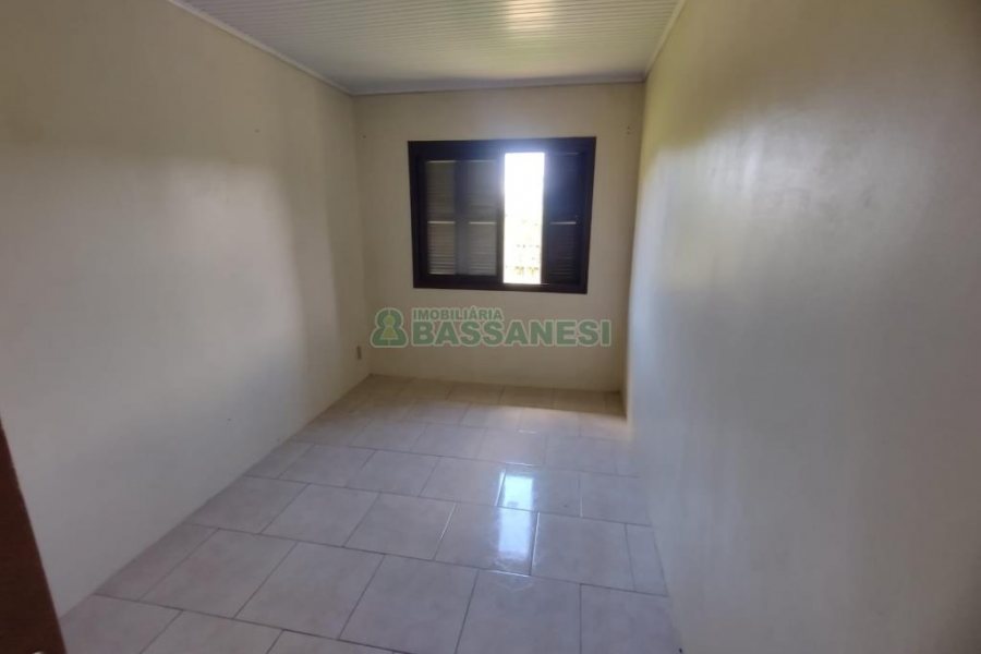 Chácara com 90m², 3 dormitórios, no bairro Parada Cristal em Caxias do Sul para Comprar