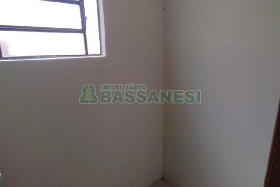 Chácara com 90m², 3 dormitórios, no bairro Parada Cristal em Caxias do Sul para Comprar