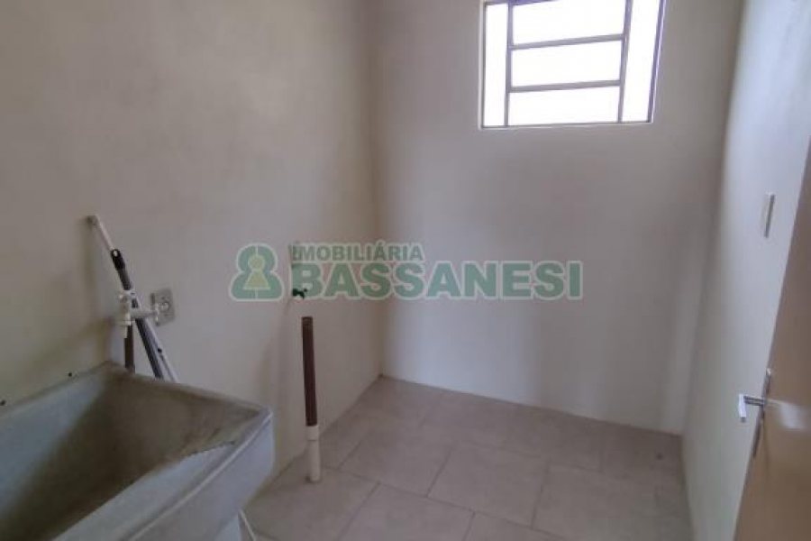 Chácara com 90m², 3 dormitórios, no bairro Parada Cristal em Caxias do Sul para Comprar