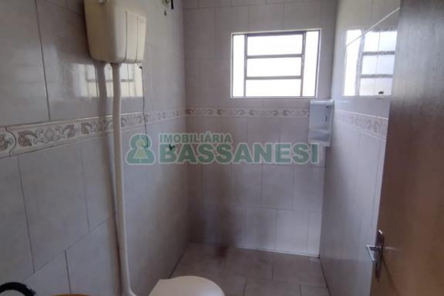 Chácara com 90m², 3 dormitórios, no bairro Parada Cristal em Caxias do Sul para Comprar